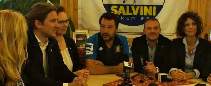 Copertina di Governo, Salvini: “Crisi? La lascio ai giornaloni, a leggerli dovrei andare in Consiglio dei ministri con l’elmetto”