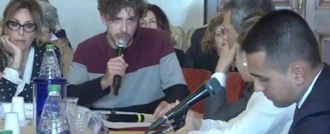 Copertina di Ilva, Di Maio e ministri M5s contestati: “Ci avete tradito, i voti che avete preso qui non li rivedrete più”