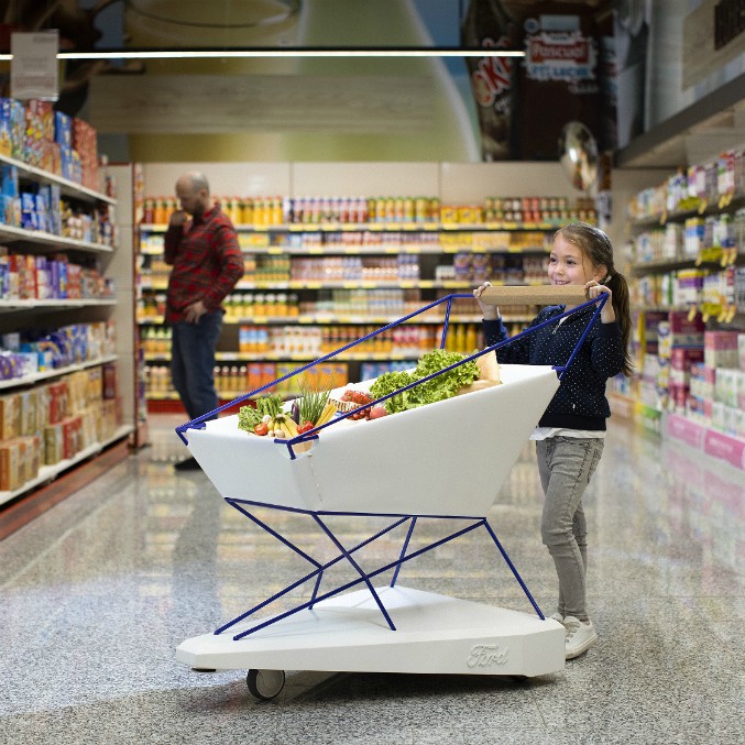 Copertina di Ford Self-Braking Trolley, il carrello della spesa che frena da solo – FOTO e VIDEO