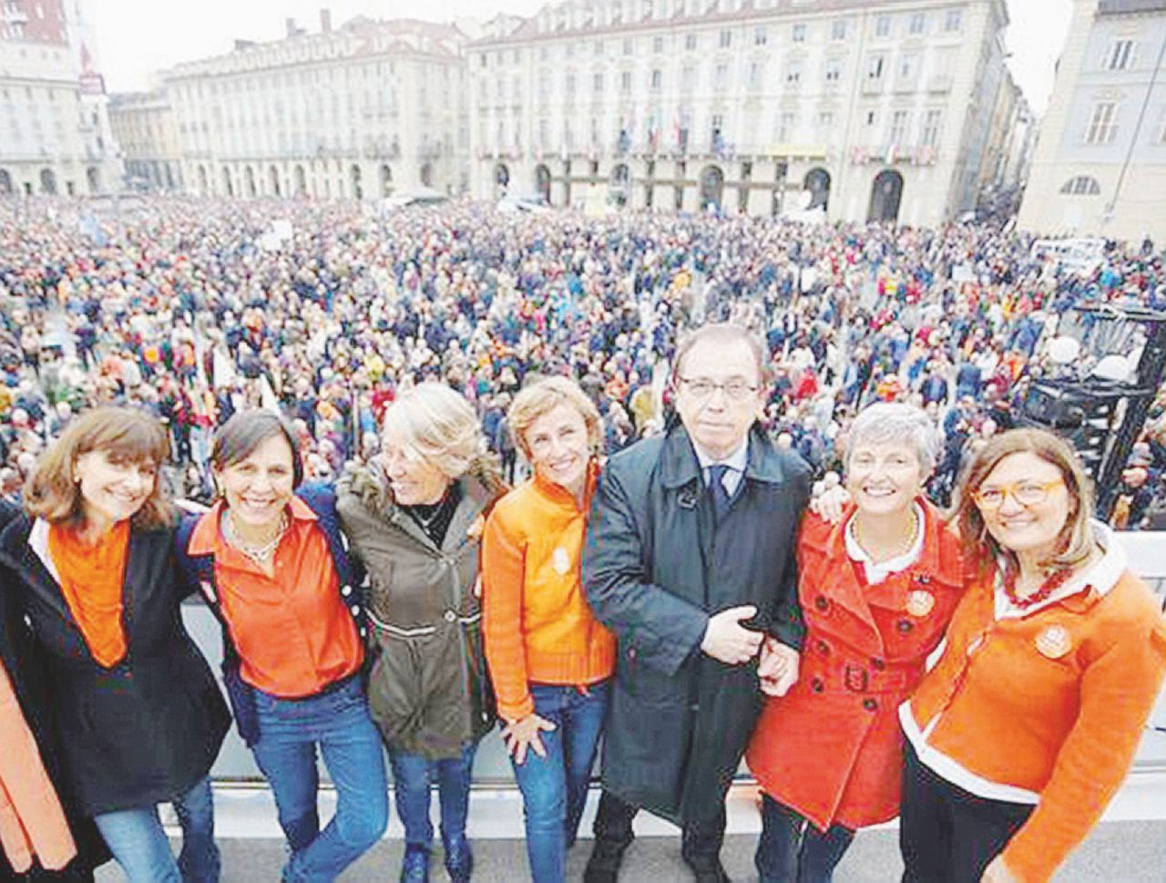 Copertina di Bye bye “Madamine apolitiche”. Ora fanno politica col Chiampa