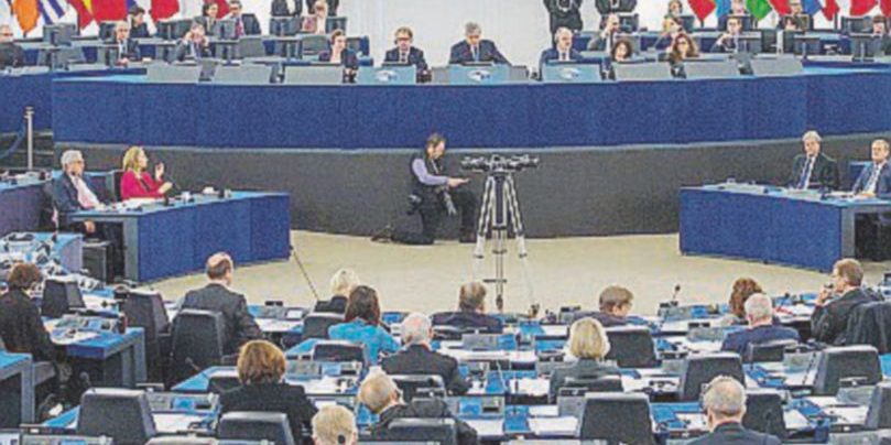 Sede - Aula di Strasburgo - Ansa Gli europarlamentari italiani diventano “precari”