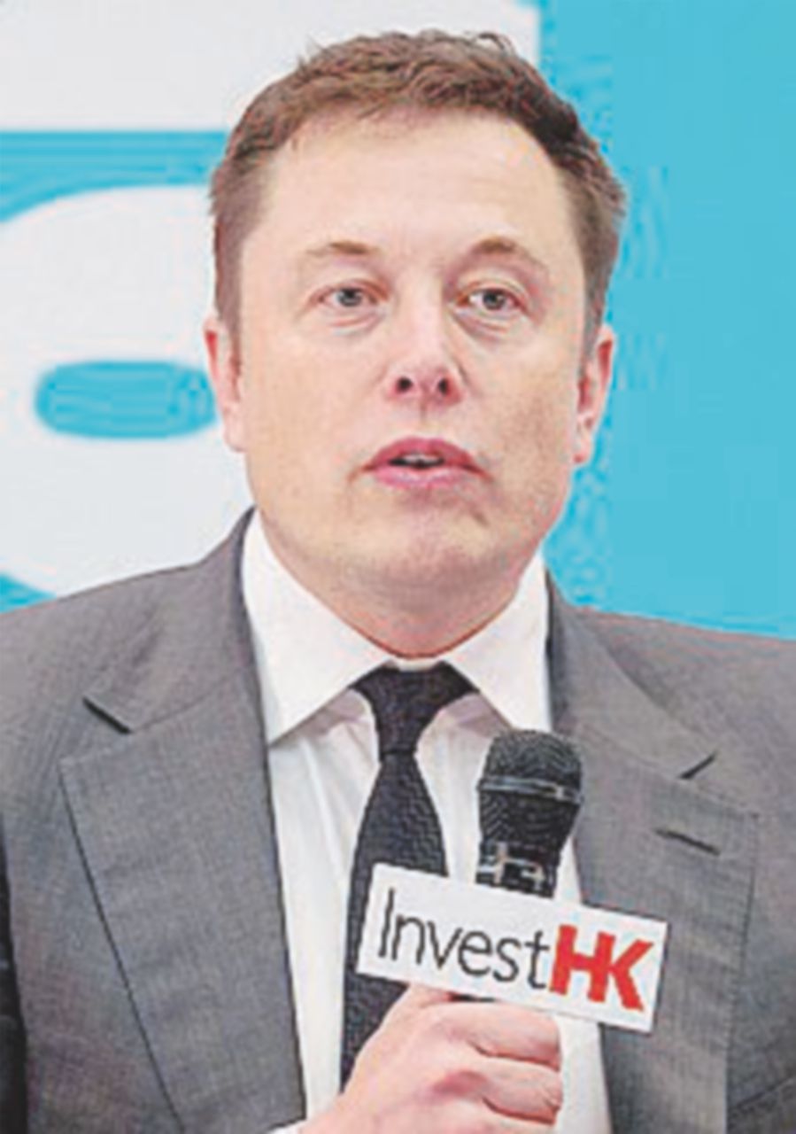 Tesla in caduta, perde 702 milioni nel primo trimestre Tesla in caduta, perde 702 milioni nel primo trimestre