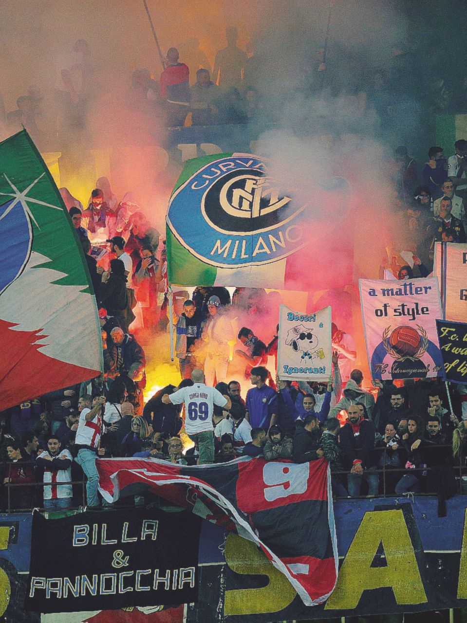 Copertina di Associazione a delinquere e neofascismo. Maxinchiesta sul tifo organizzato a San Siro