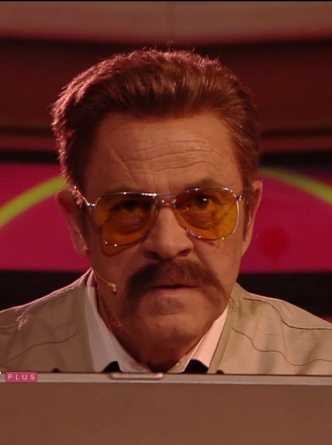 Copertina di Crozza nei panni di Napalm51 alle prese con le fake news: “Notre-Dame in fiamme? Colpa di Greta Thunberg, voleva saltare la scuola”