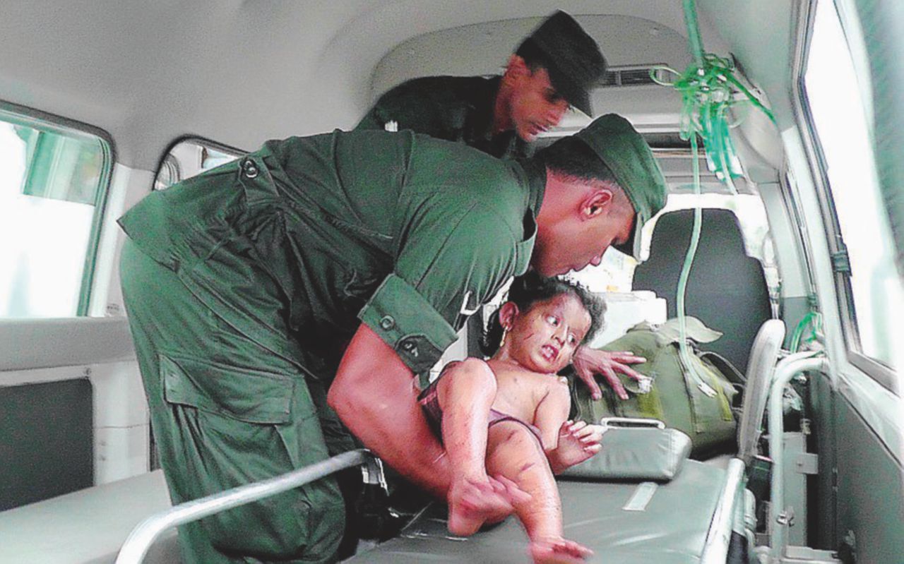 Copertina di Raid nel covo jihadista: 15 morti, 6 bambini