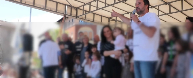 Copertina di Cantù, Salvini fa salire i bambini sul palco: “No a quelli confezionati dall’Africa, non mi piace sostituzione di popoli”