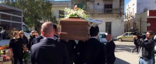 Manduria, i funerali dell’uomo vittima della baby-gang. Il procuratore: “Se chi sapeva ci avesse avvisato, sarebbe vivo”