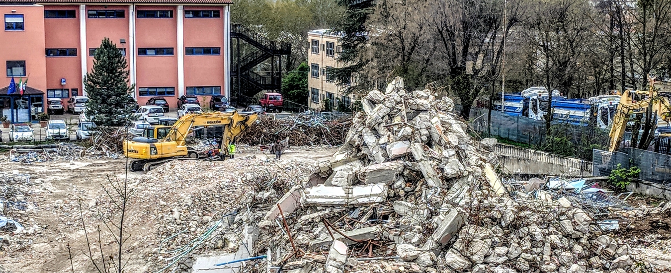 Copertina di Terremoto L’Aquila, la città torna a vivere con i cantieri e i musei alla memoria