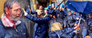 Copertina di Napoli, presidio dei disoccupati prima della manifestazione Pd con Zingaretti: scontri con la polizia, ci sono feriti