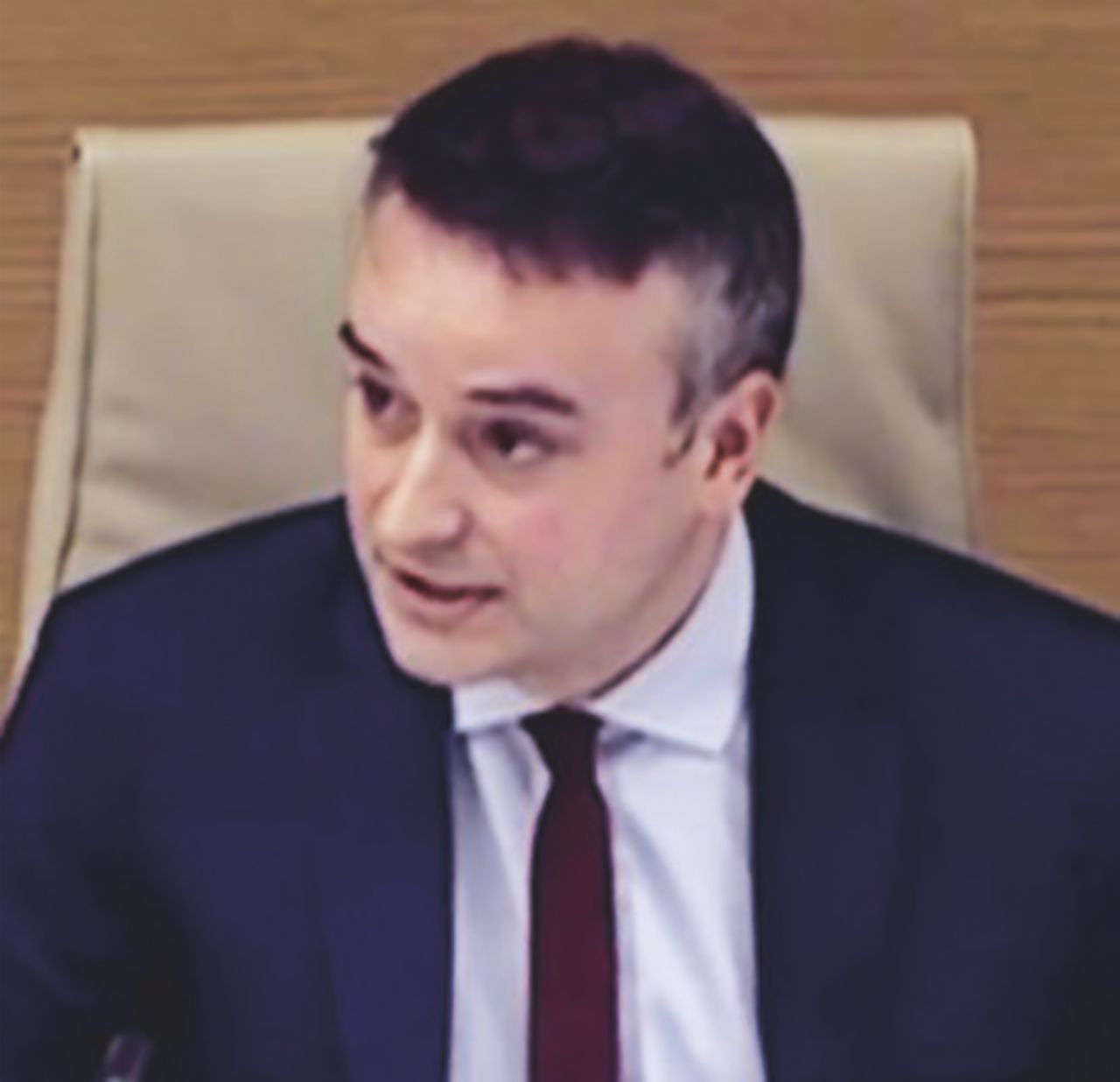 Lo stratega della comunicazione che fa volare i socialisti: lo chiamano il “drone”