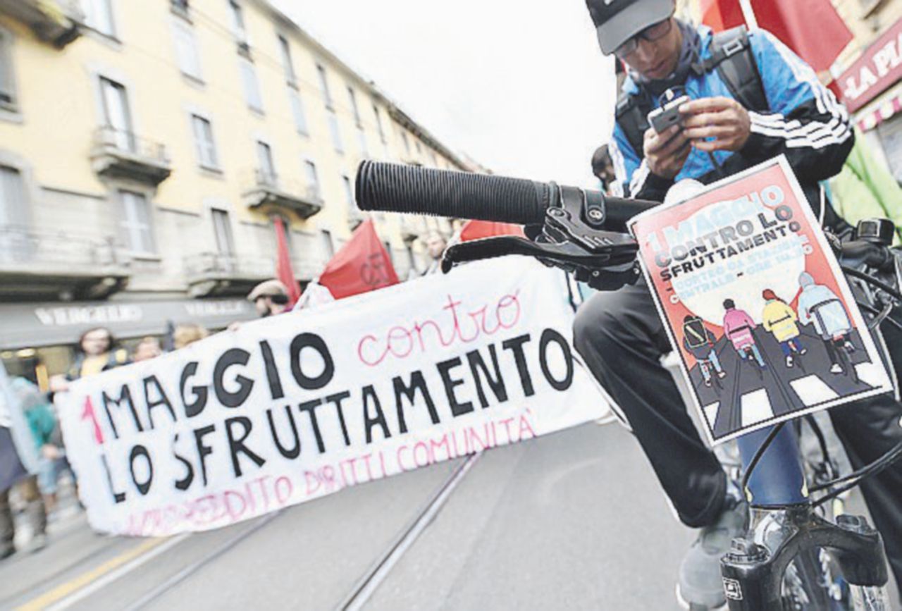 Primo maggio, dai rider agli autonomi ecco gli esclusi: al lavoro anche oggi e senza tutele