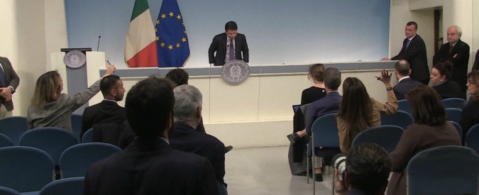 Copertina di Siri indagato, Conte non risponde alle domande: “Sono stato esauriente”. I giornalisti protestano: “Così non si fa”