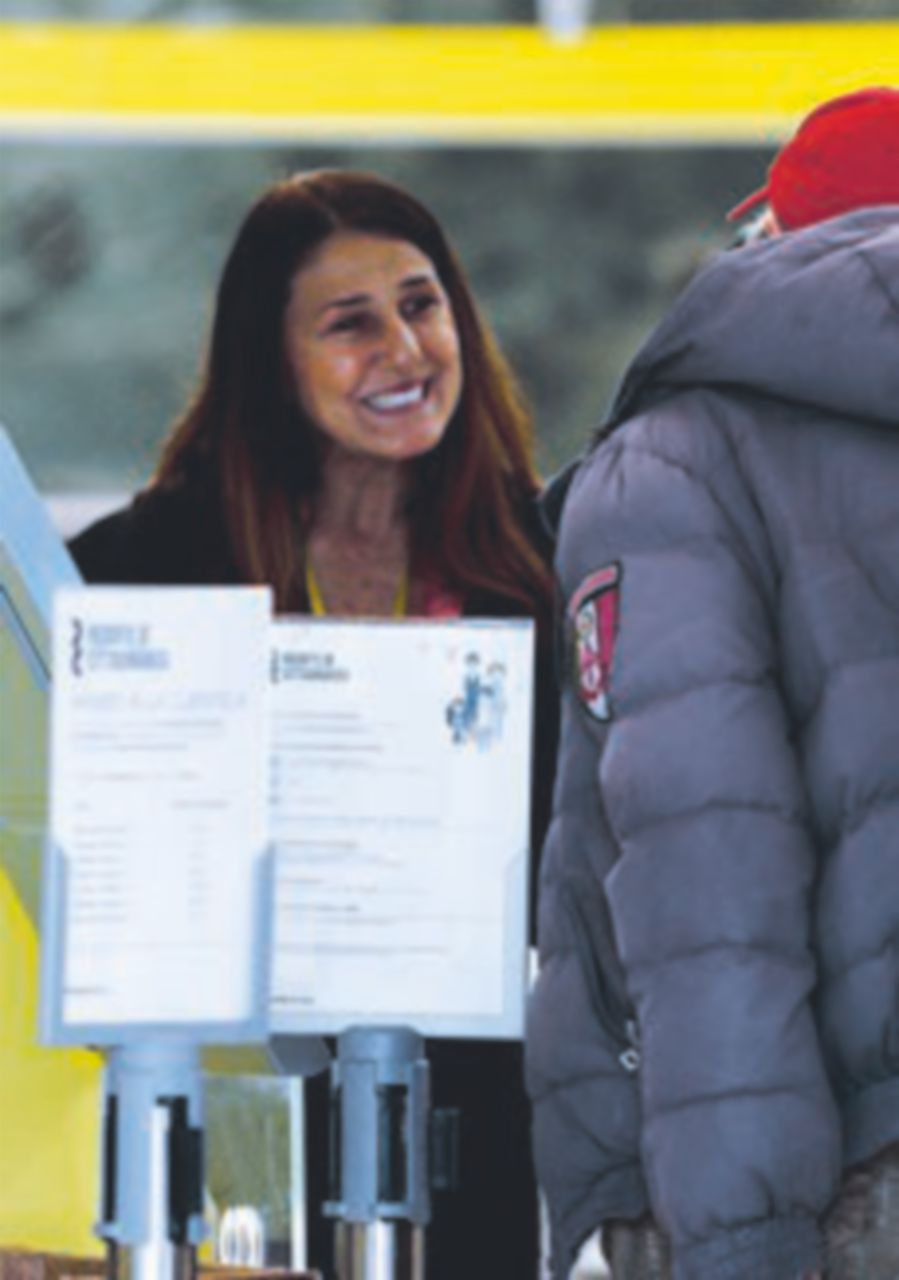 Reddito, il racconto di Conte: “C’è chi si è comprato gli occhiali”