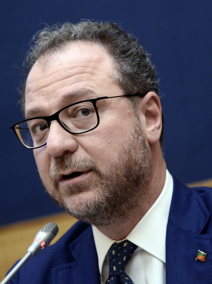 Copertina di Giorgio Mulé rivela: “Domenica scorsa sono stato male, ho avuto paura di morire”