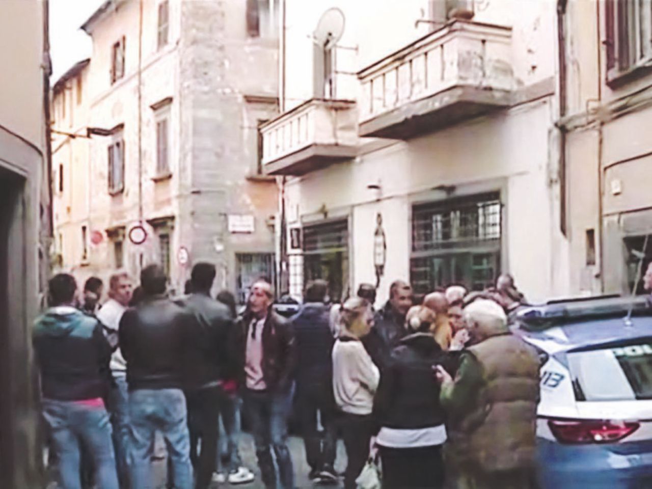 Commerciante del centro ucciso a sprangate in negozio. Probabile rapina finita male