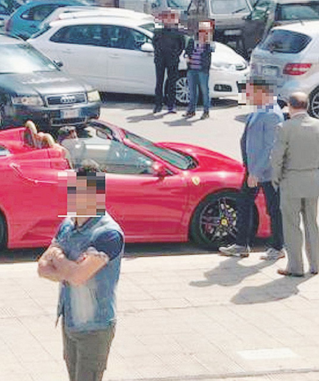 Copertina di La “madrina” autorizzata dal viceparroco è una mafiosa