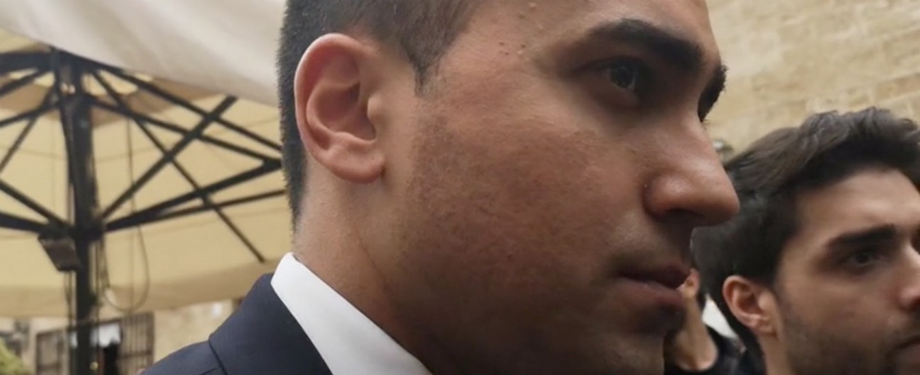 Copertina di Di Maio: “Da 70 giorni senza giunta, Sardegna ostaggio di guerra tra bande. Non votiamoli mai più”