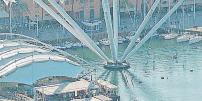 Il porto di Genova - Ansa E a Genova entra nell’affare della ricostruzione