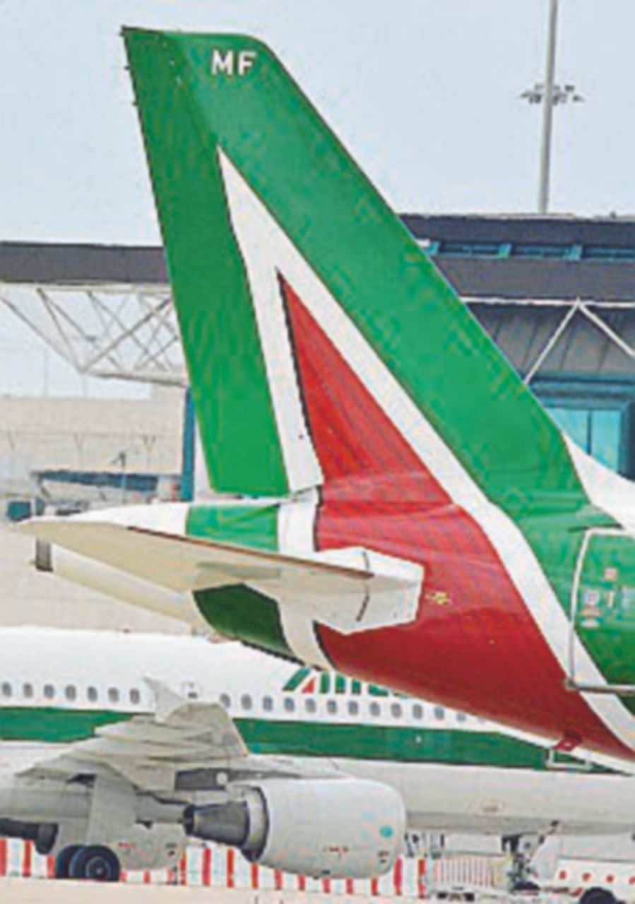 Alitalia, la proroga delle offerte mette in allarme i sindacati