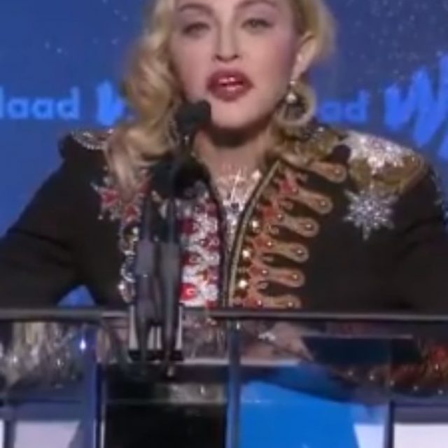 Madonna, la confessione ai premi per la difesa dei diritti Lgbtq: “Mi sono sempre sentita una outsider”