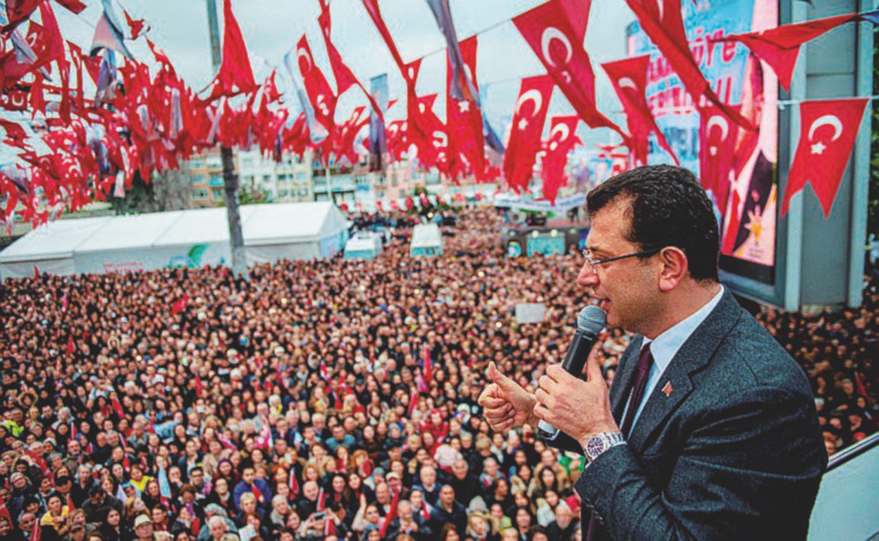 Copertina di Istanbul, affondato il sindaco anti-Erdogan