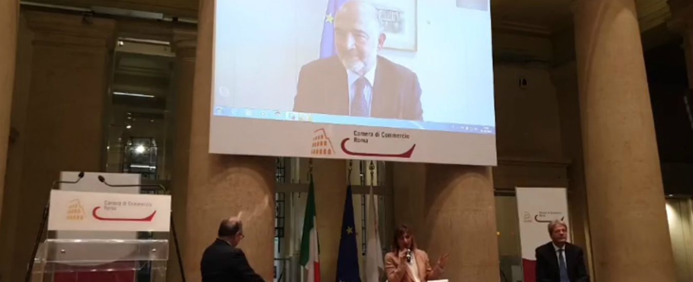 Europee, Pd fa campagna con Moscovici. E Gentiloni lo difende: “Non è il carnefice dell’Italia, è stato prezioso interlocutore”