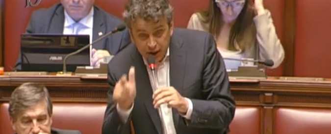 Copertina di Taglio parlamentari, il deputato di Area civica: “Tema del costo della politica è ridicolo, da 600 a 400 non cambia nulla”