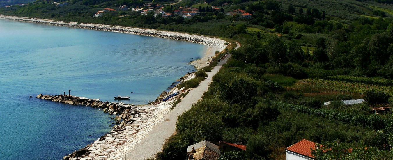Copertina di Chieti, l’antico borgo di Acquabella ad Ortona è sotto attacco della speculazione