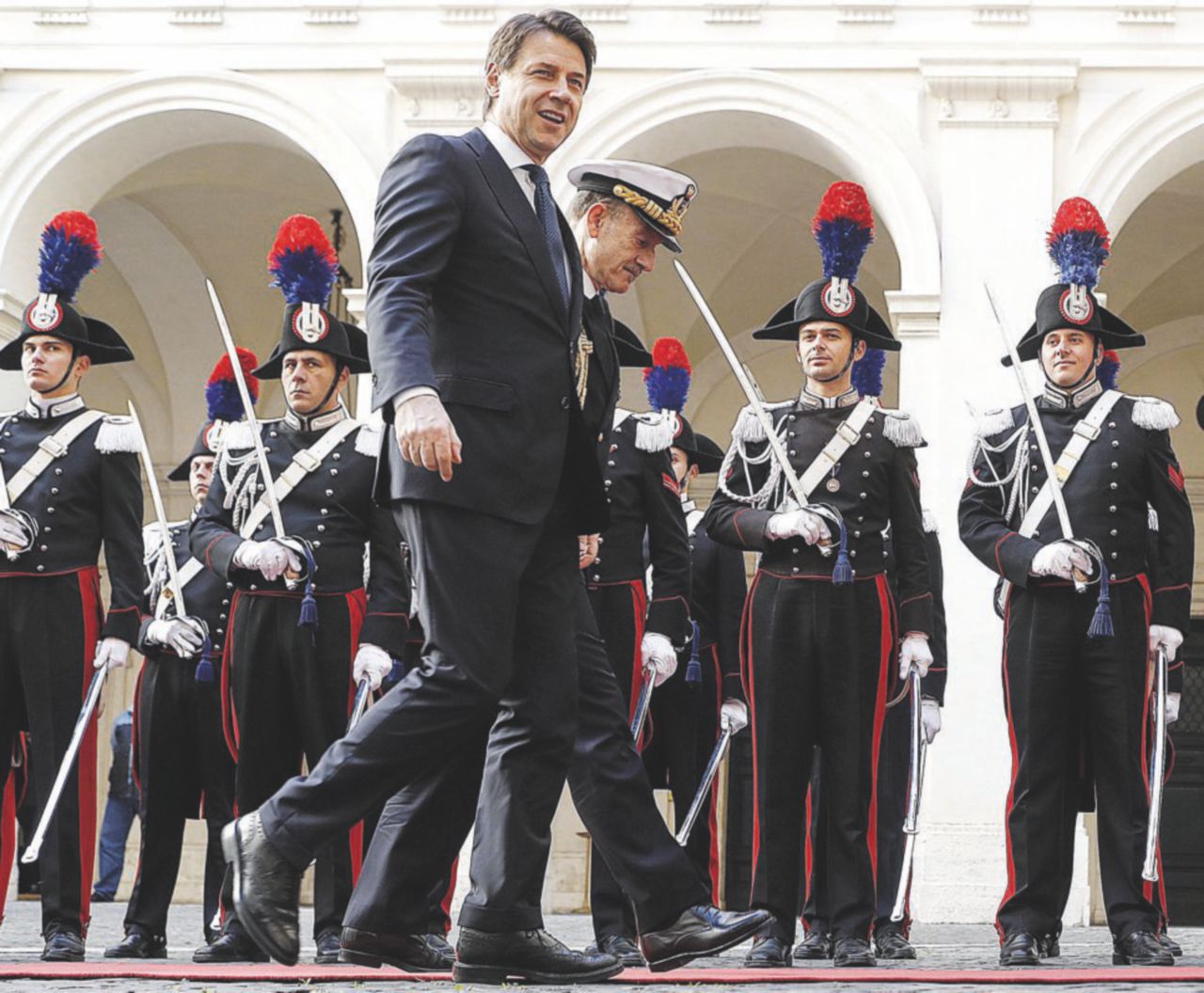 Il giorno di Conte: caccia Siri e salva pure il governo