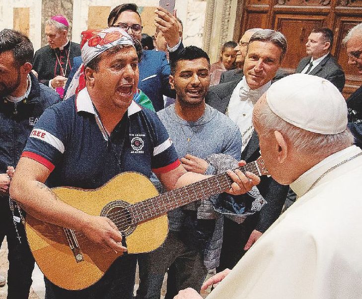 Copertina di Il Papa è la vera opposizione a Matteo Salvini