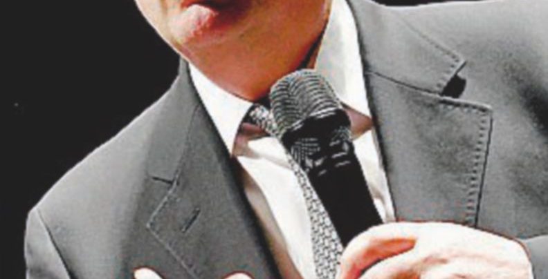 “Io ho le mani in pasta, quindi votatemi” “Io ho le mani in pasta, quindi votatemi”