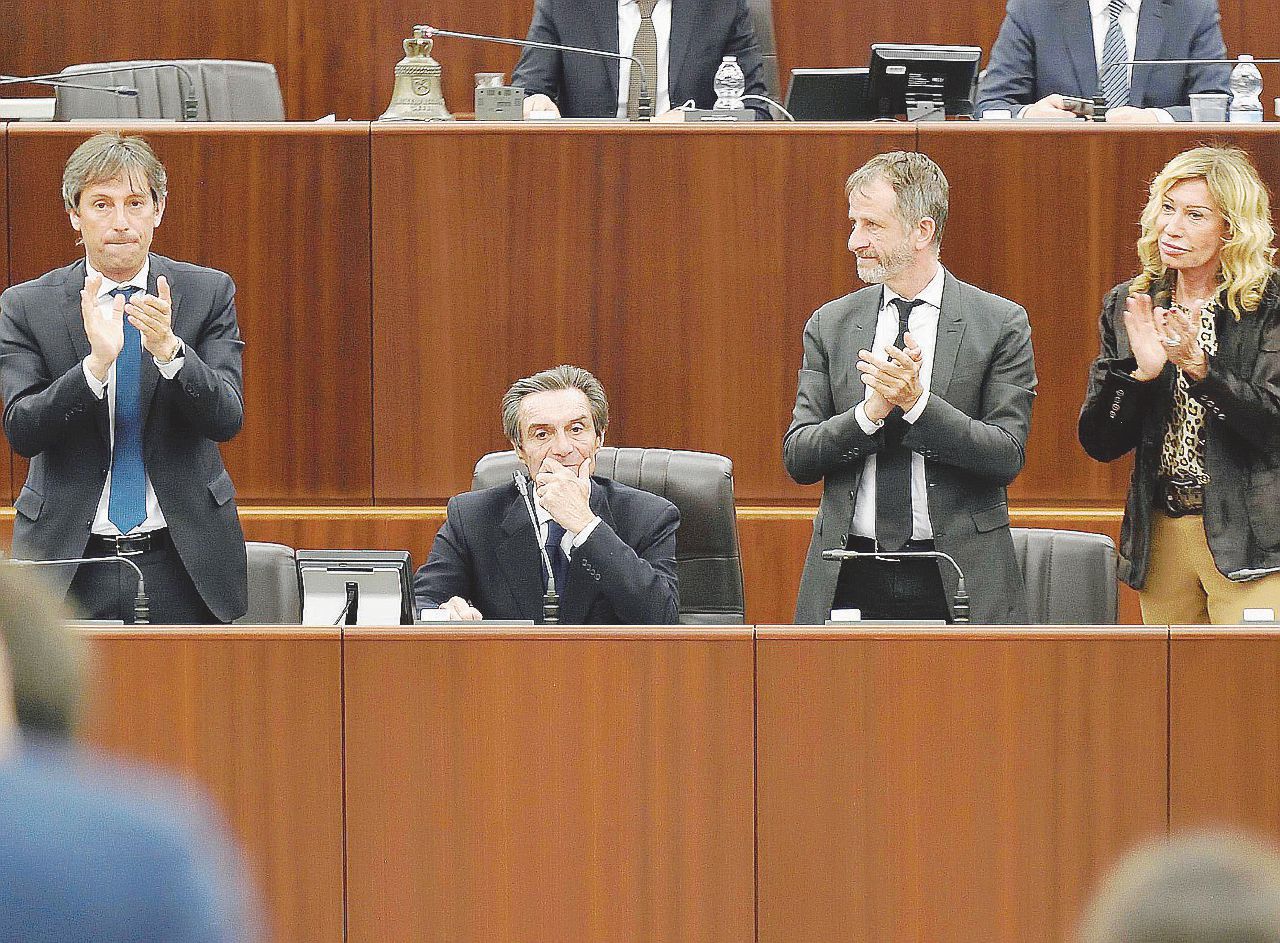 Tangenti Milano, l’assalto alla Regione e ai fondi. Il manager che gli indagati volevano rimuovere: “Così cacciai Zingale”