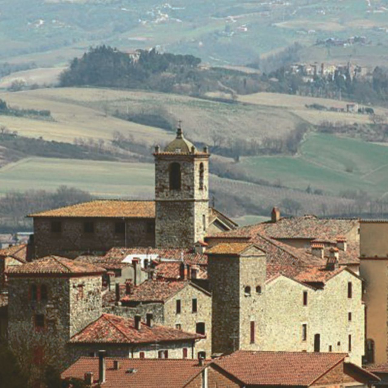 Copertina di Un voltagabbana, ma per ripicca: vicesindaco rosso va con la destra