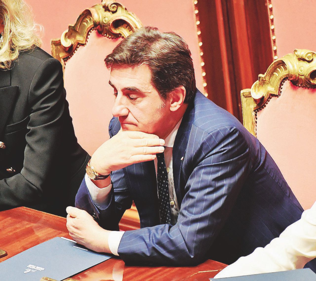 Cairo per un giorno ai banchi di governo. Il ritorno di Razzi