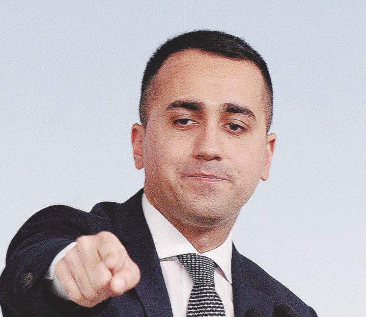 Conflitto d’interessi, il M5S congela il tetto dei 2 mandati