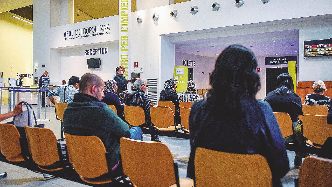 Copertina di Reddito, sono 1 su 4 i richiedenti idonei da avviare al lavoro