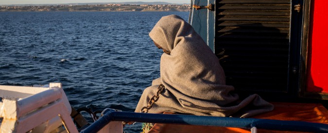 Sea Watch in mare da 7 giorni con 43 persone a bordo. 50 Comuni tedeschi: ‘Li accogliamo’. Germania: ‘Competenza Ue’