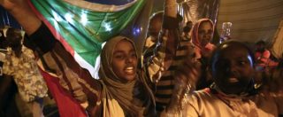 Copertina di Sudan, accordo tra militari e opposizione: tre anni di transizione per indire elezioni e passare a un’amministrazione civile