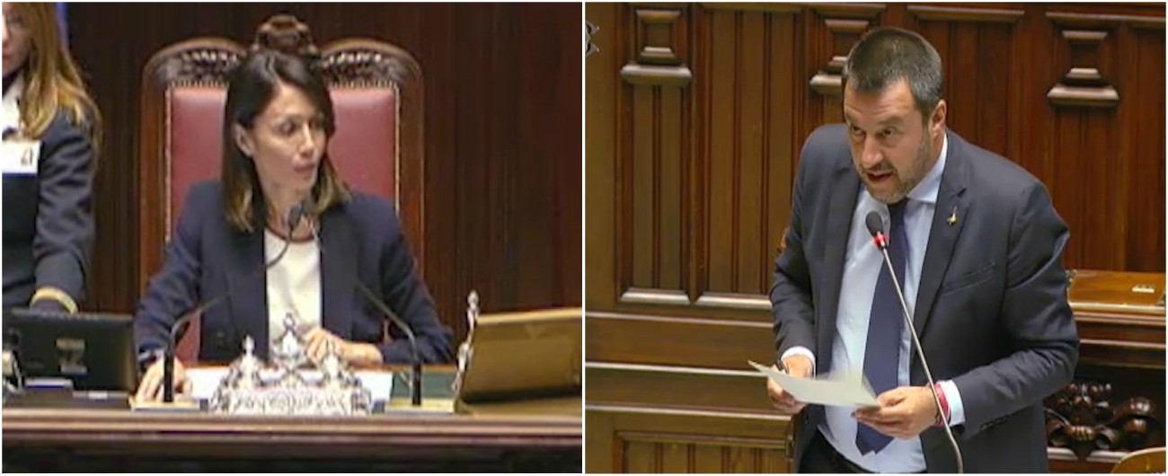 Copertina di Cartelli contro Salvini in Aula, lui: “Ognuno si diverte come può” e Carfagna lo bacchetta: “Non siamo a scuola”