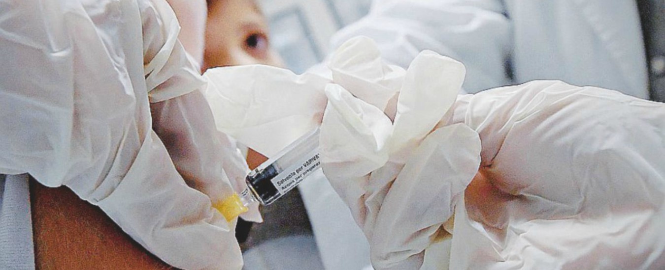 Udine, rinviata a giudizio l’infermiera sospettata di avere somministrato finti vaccini ai bambini