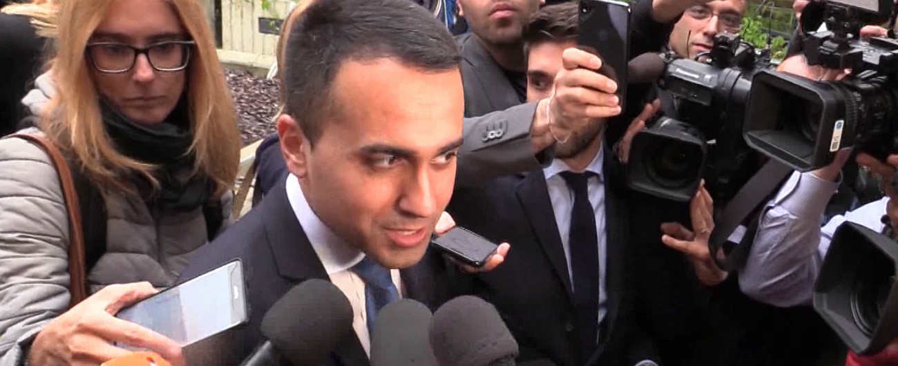 Copertina di Sea Watch, Di Maio: “Problema non è immigrazione ma corruzione”. Poi attacca Salvini: “Arrogante come Renzi”