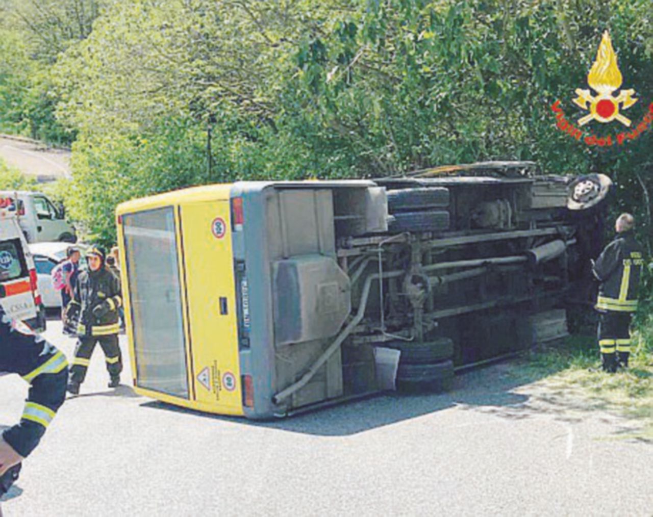 Si Ribalta Lo Scuolabus, L’autista, Positivo All’alcol Test, Scappa ...