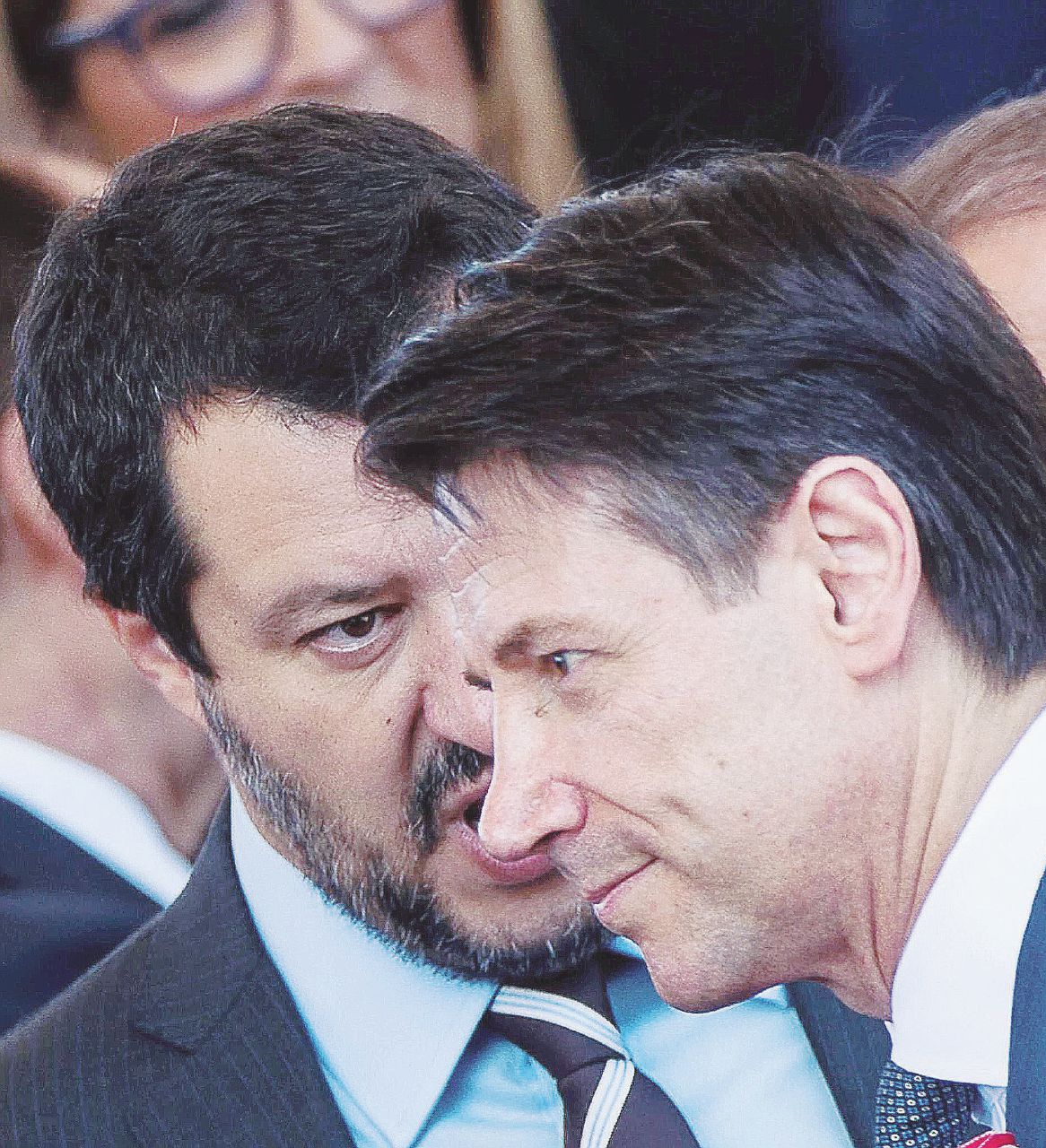 Copertina di Salvini attacca Conte e i pm. Governo in stallo sui decreti