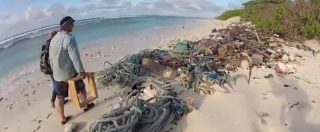 Le spiagge che hanno ispirato Darwin invase da 414 milioni di pezzi di plastica: le immagini dalle Isole Cocos