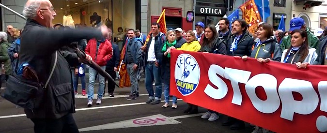 La piazza di Milano per Salvini e i sovranisti: “Con la Lega per cambiare l’Europa (o uscirne)”. Videoracconto della giornata