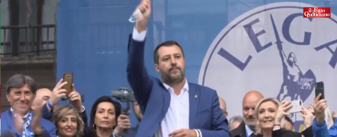 Copertina di Milano, Salvini invoca i patroni d’Europa e bacia il rosario: “L’immacolato cuore di Maria ci porterà alla vittoria”