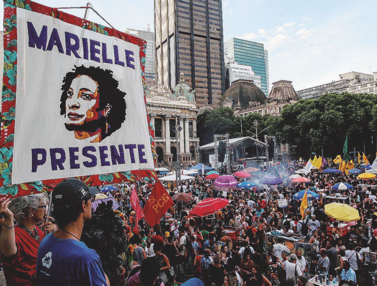 Copertina di Un Brasile calibro 9. “L’Ufficio del crimine” imbarazza i Bolsonaro