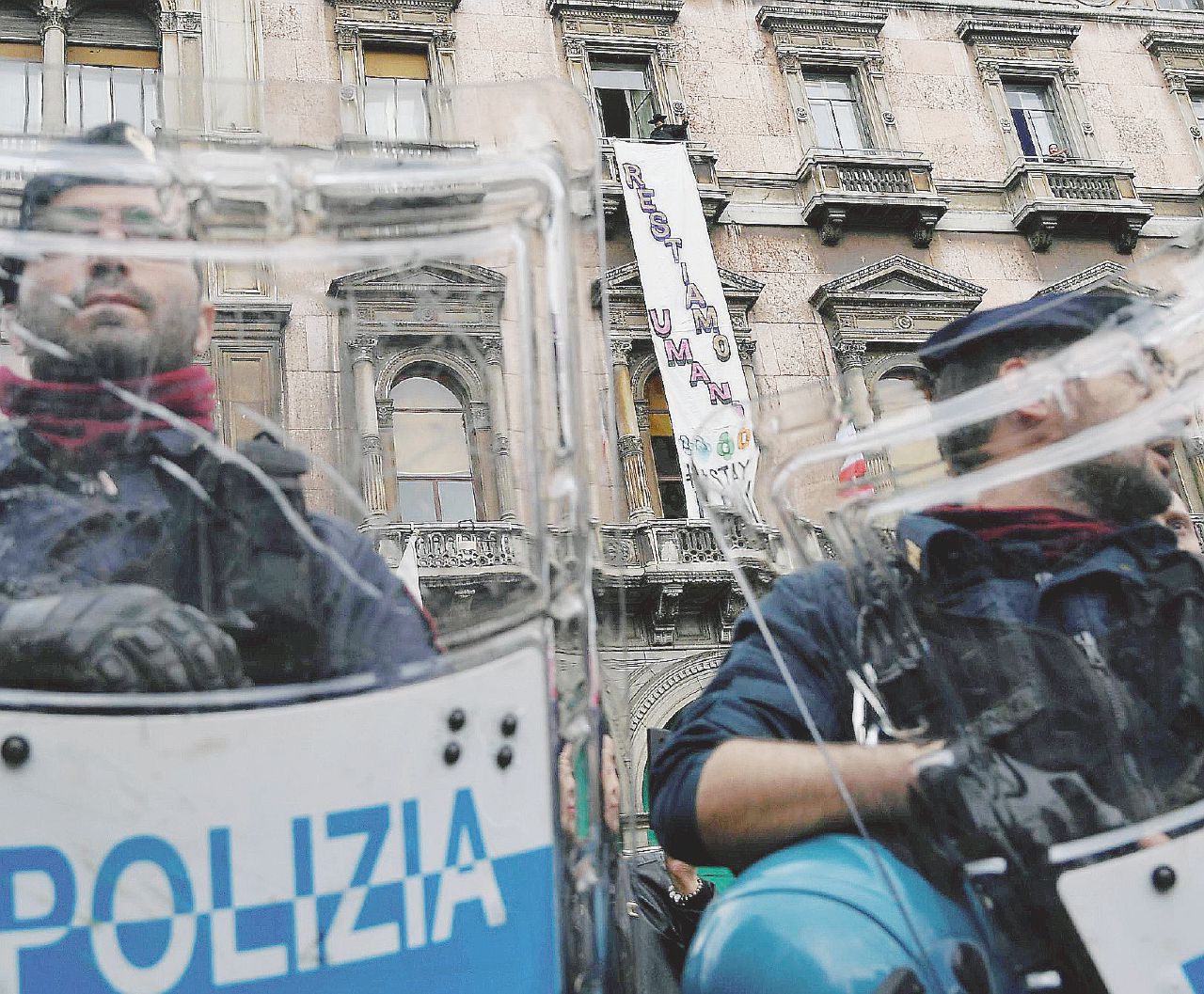 Copertina di Sovranisti e rosario: Salvini a Milano con la “sua” Europa