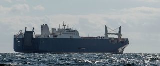 Genova, riprendono le operazioni di carico sulla nave che trasporta armi. Merce sensibile lasciata in porto