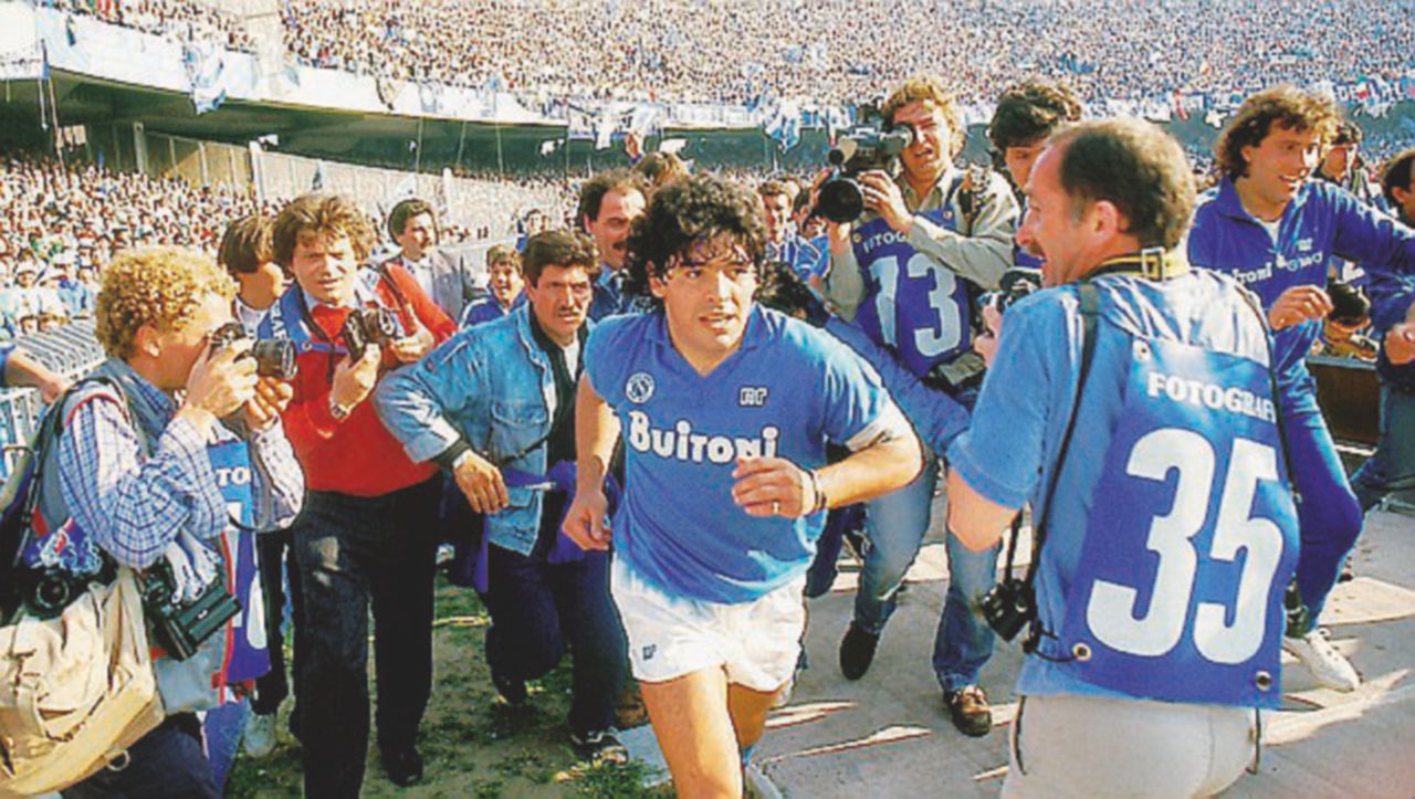 Copertina di Maradona è megl ’e Dardenne